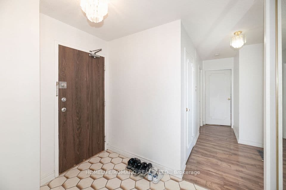 100 Antibes Drive 702, Toronto, ON M2R 3N1 – photo 2