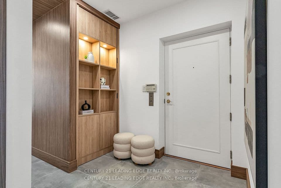 1 Watergarden Way 208, Toronto, ON M2K 2Z7 – photo 2