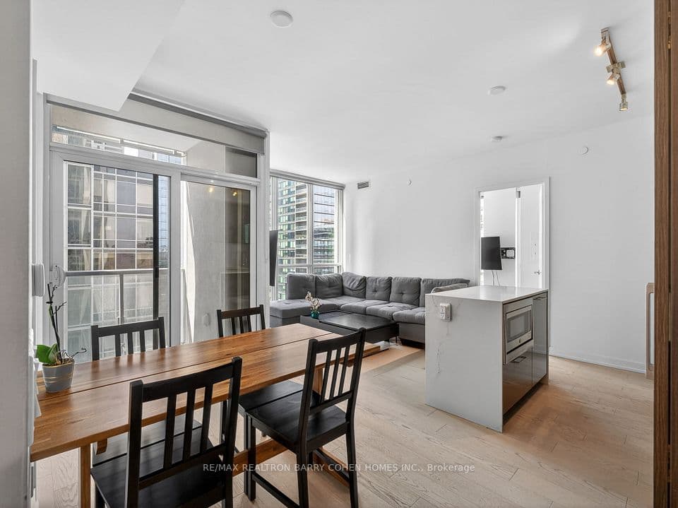 1 Yorkville Avenue 905, Toronto, ON M4W 1L1 – photo 3