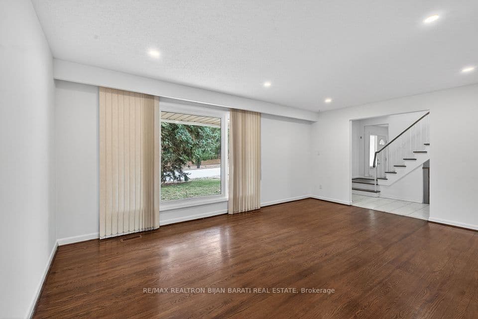 298 Newton Drive, Toronto, ON M2M 2P8 – photo 3