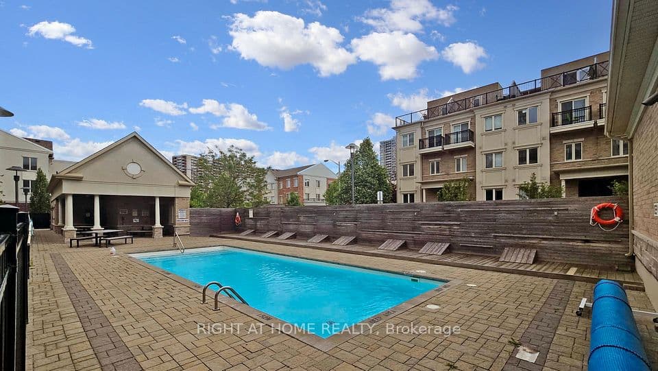 19 Coneflower Crescent 258, Toronto, ON M2R 0A5 – photo 3