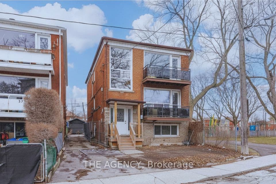 374 Atlas Avenue, Toronto, ON M6C 3P9 – photo 2