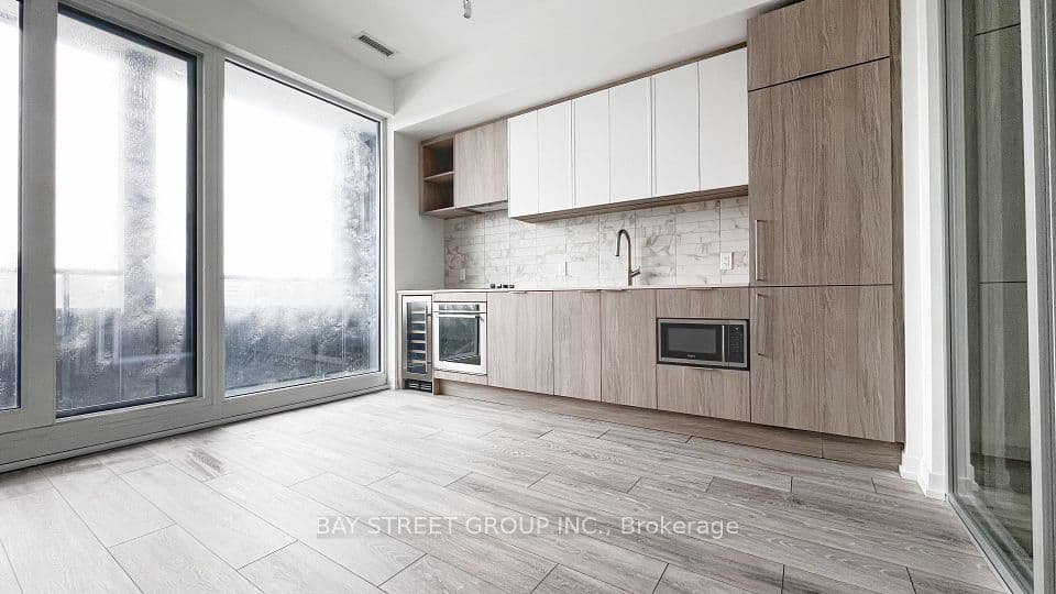 2020 Bathurst Street 821, Toronto, ON M5P 0A6 – photo 3