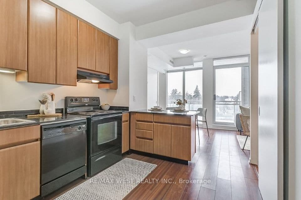 30 Canterbury Place 501, Toronto, ON M2N 0B9 – photo 3
