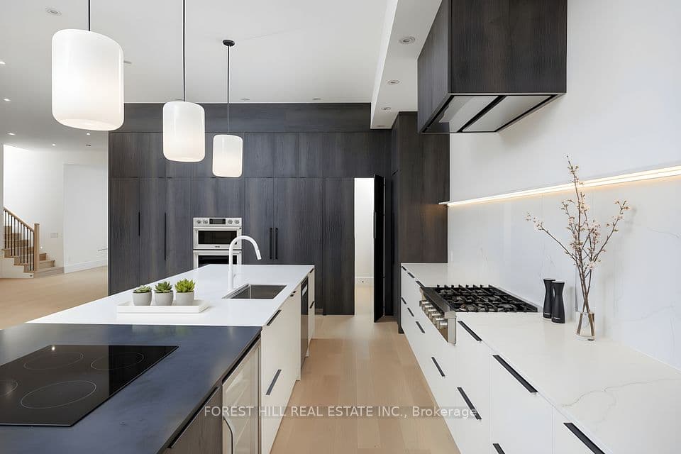 170 Ranee Avenue, Toronto, ON M6A 1N5 – photo 3