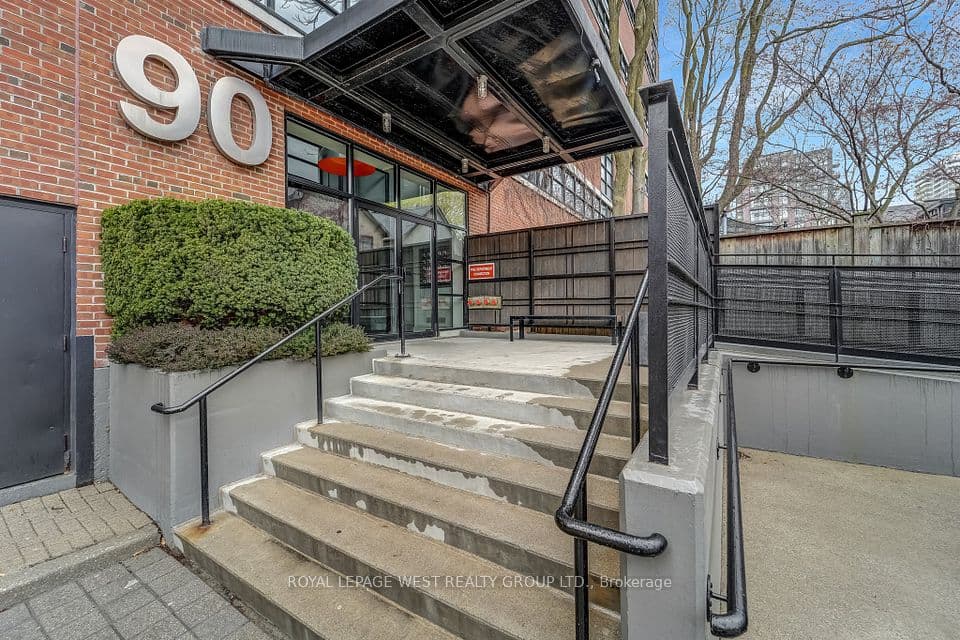 90 Sumach Street 416, Toronto, ON M5A 4R4 – photo 2
