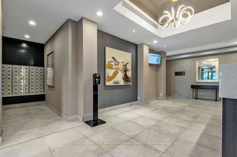 1720 Eglinton Avenue E 813, Toronto, ON M4A 2X8 – photo 2