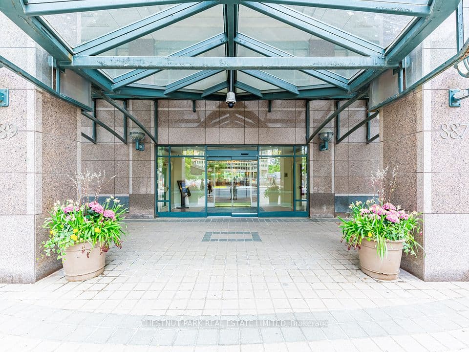 889 Bay Street 1610, Toronto, ON M5S 3K5 – photo 2