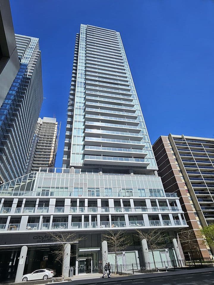 195 Redpath Avenue 3501, Toronto, ON M4P 0E4 – main photo