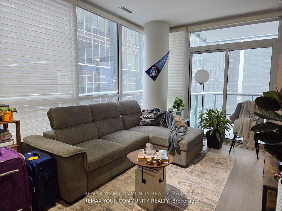8 Mercer Street 1208, Toronto, ON M5V 0C4 – photo 2