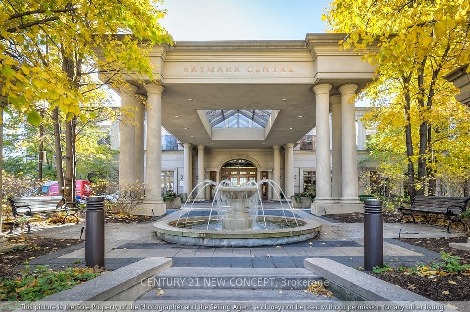 78 Harrison Garden Boulevard 204, Toronto, ON M2N 7E2 – photo 2