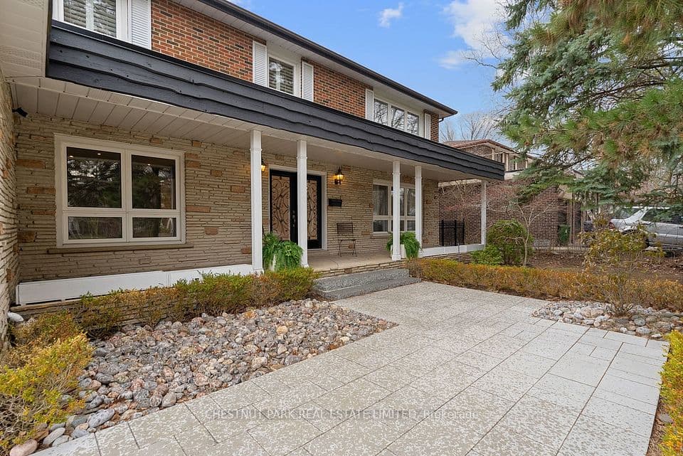 16 Sagewood Drive, Toronto, ON M3B 3G5 – photo 2