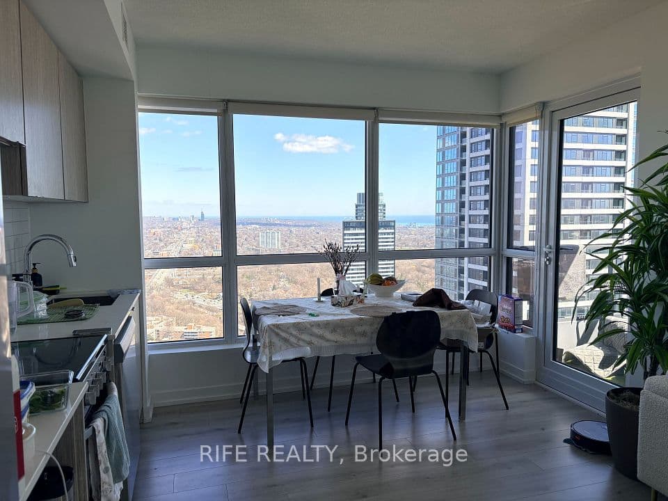 395 Bloor Street E 4010, Toronto, ON M4W 1H7 – main photo