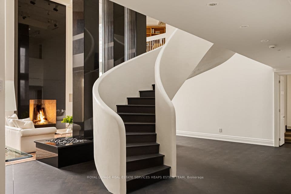 2 Lynwood Avenue PH1, Toronto, ON M4V 1K2 – main photo