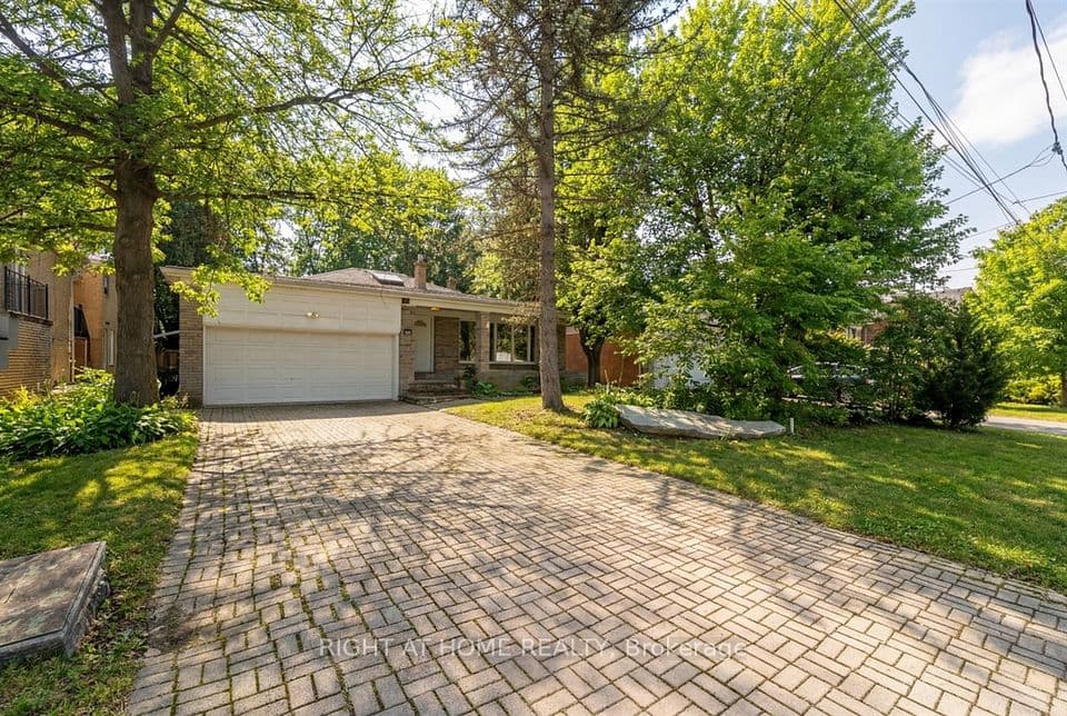 23 Christine Crescent, Toronto, ON M2R 1A4 – main photo