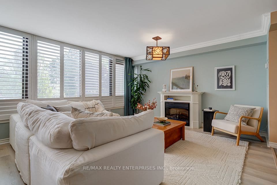 65 Skymark Drive 204, Toronto, ON M2H 3N9 – main photo