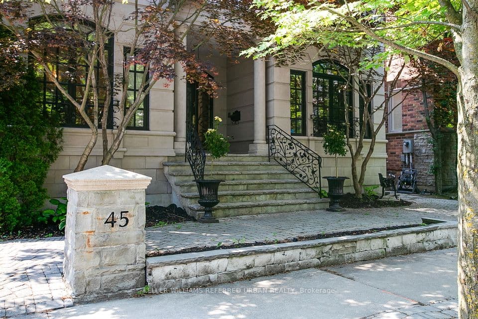 45 Mathersfield Drive, Toronto, ON M4W 3W4 – photo 2