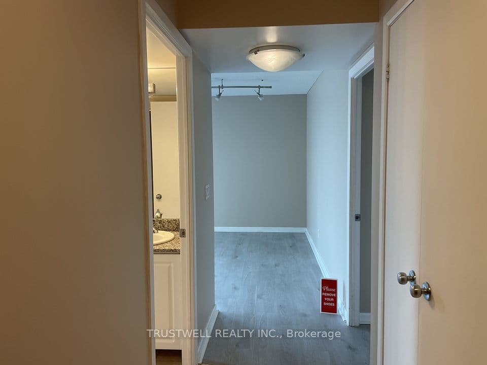 8 Park Road 1905, Toronto, ON M4W 3S5 – photo 2
