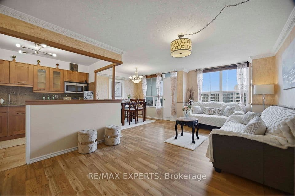 5 Shady Golfway 1417, Toronto, ON M3C 3A5 – photo 3