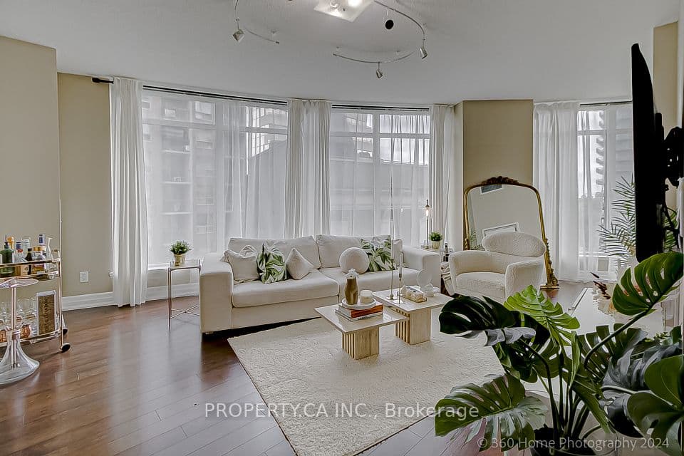 8 Scollard Street 702, Toronto, ON M5R 1M2 – main photo