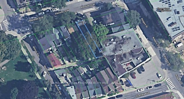 781 Adelaide Street W, Toronto, ON M6J 1B3 – photo 2