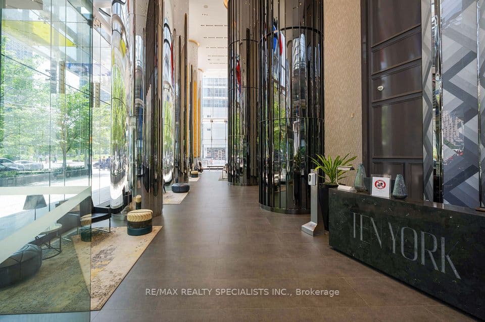 10 York Street 4303, Toronto, ON M5J 0E1 – photo 3
