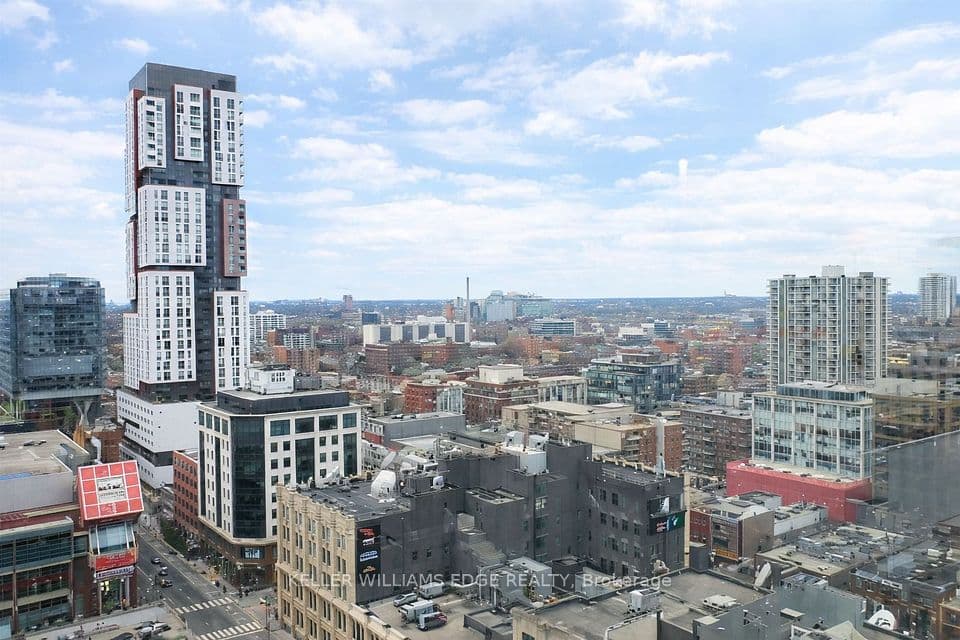 30 Nelson Street 2009, Toronto, ON M5V 0H4 – main photo