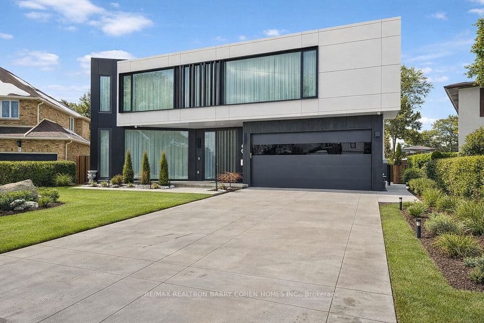 8 Cadmus Road, Toronto, ON M2M 2M4 – main photo