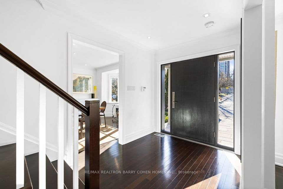 215 Lonsmount Drive, Toronto, ON M5P 2Y6 – photo 2