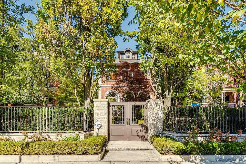 92 South Drive, Toronto, ON M4W 1R6 – photo 2