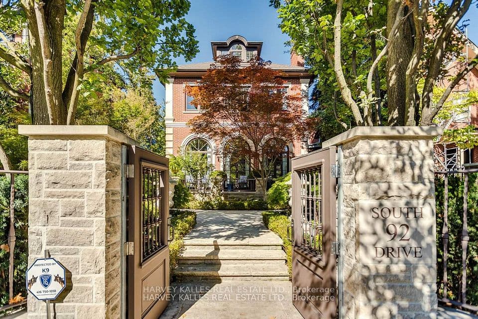92 South Drive, Toronto, ON M4W 1R6 – main photo