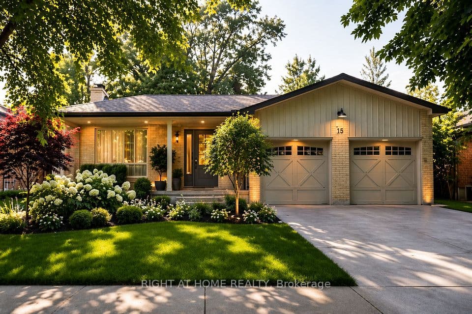 15 Foursome Crescent, Toronto, ON M2P 1W1 – main photo