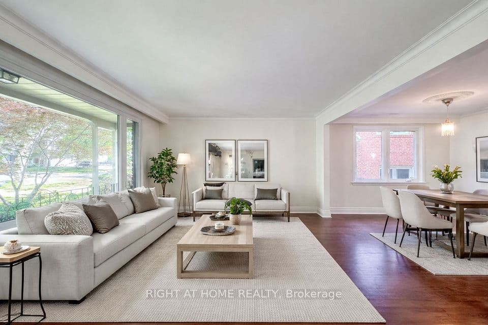 15 Foursome Crescent, Toronto, ON M2P 1W1 – photo 2