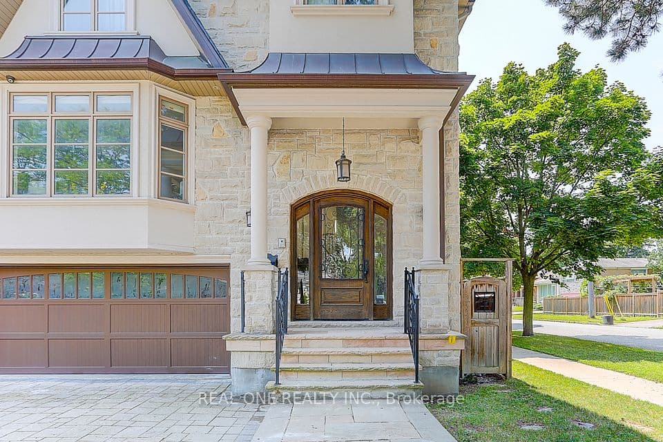 297 Churchill Avenue, Toronto, ON M2R 1E5 – photo 2