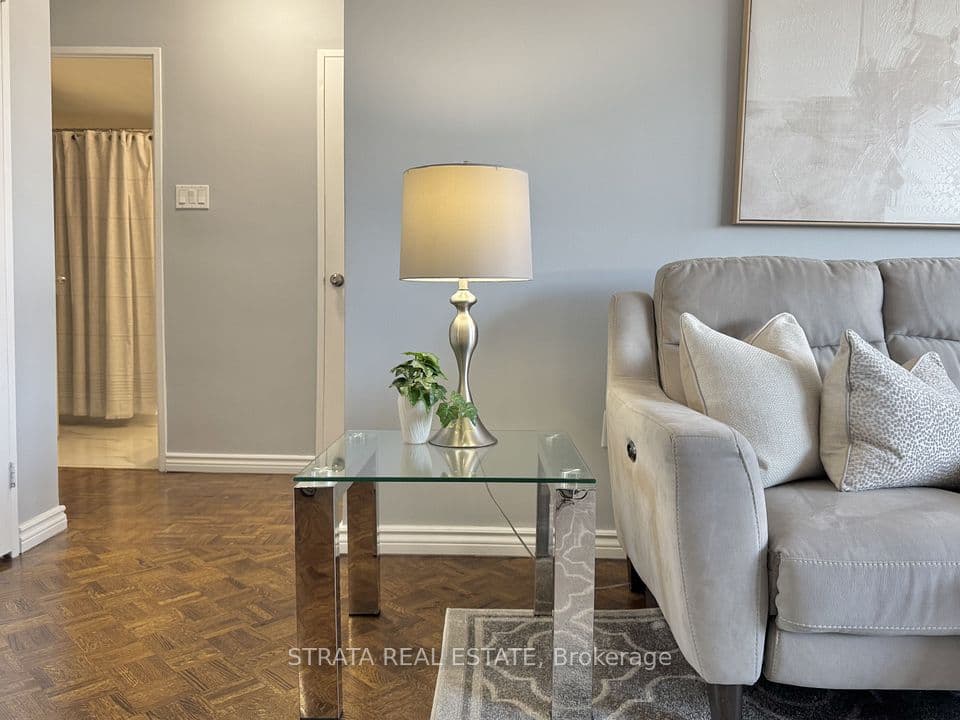 3555 Bathurst Street 203, Toronto, ON M6A 2Y8 – main photo