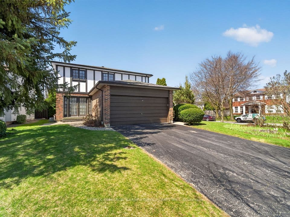 25 Harlington Road, Toronto, ON M3B 3G3 – photo 2