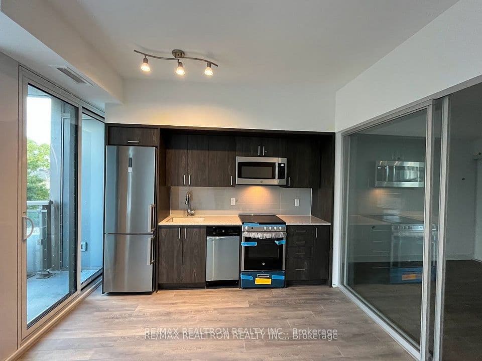 1 Cardiff Road 308, Toronto, ON M4P 0G2 – photo 3