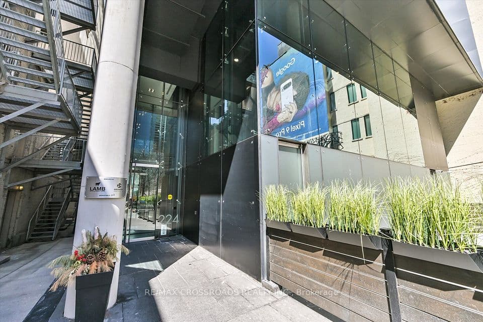 224 King Street W 3006, Toronto, ON M5H 0A6 – photo 2