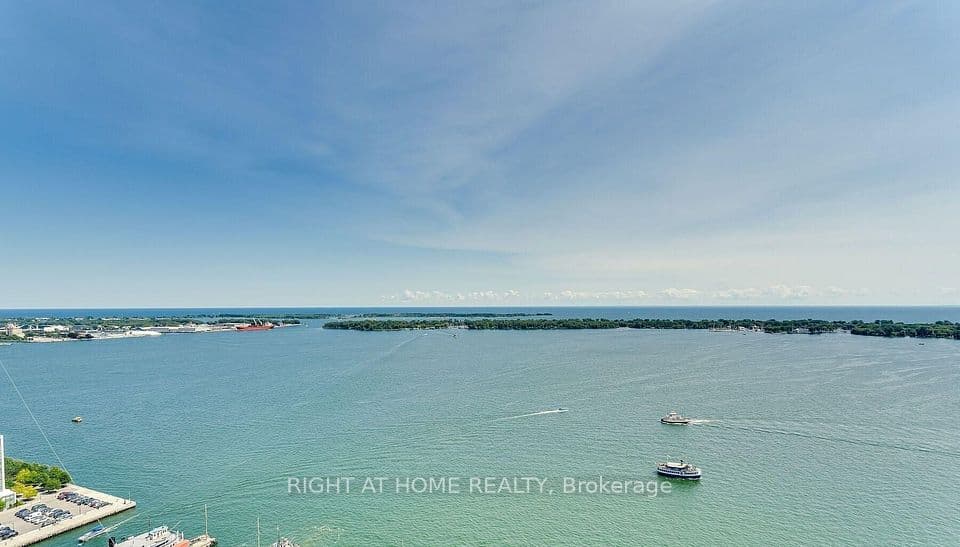 33 Harbour Square 1803, Toronto, ON M5J 2G2 – photo 3