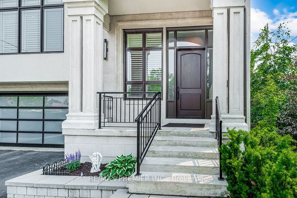 111 Codsell Avenue, Toronto, ON M3H 3W2 – photo 2