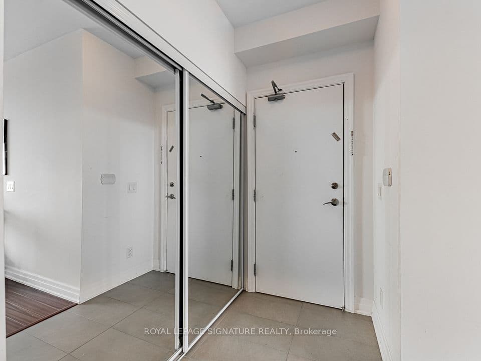 500 St Clair Avenue W 1607, Toronto, ON M6C 1A8 – photo 3