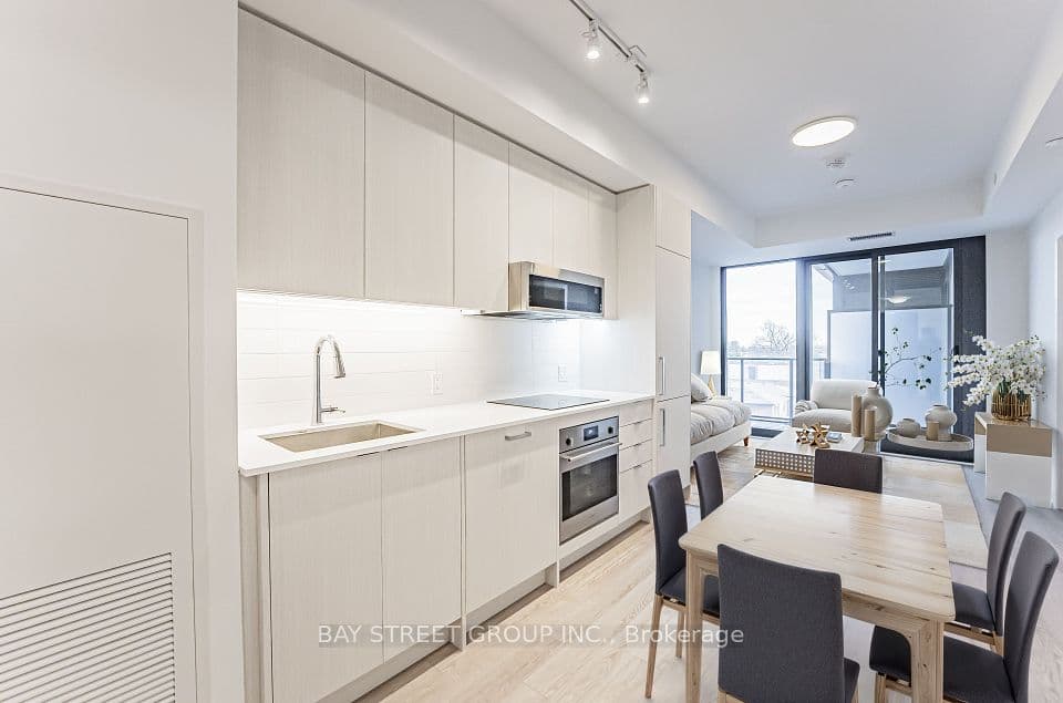 250 Lawrence Avenue W 526, Toronto, ON M5M 1B2 – photo 2