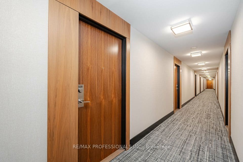 170 Chiltern Hill Road 508, Toronto, ON M6C 0A9 – photo 3