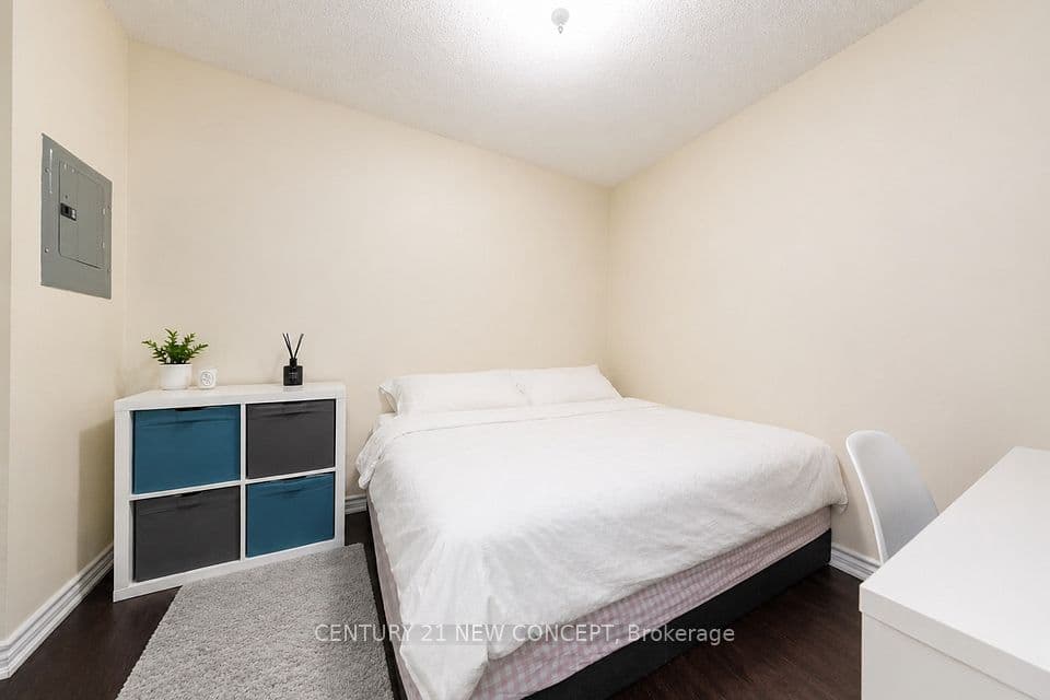 761 Bay Street 404, Toronto, ON M5G 2R2 – photo 2