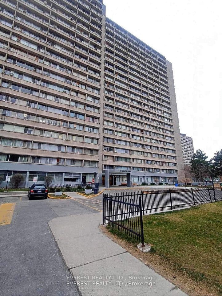 10 Sunny Glenway 1406, Toronto, ON M3C 2Z3 – main photo