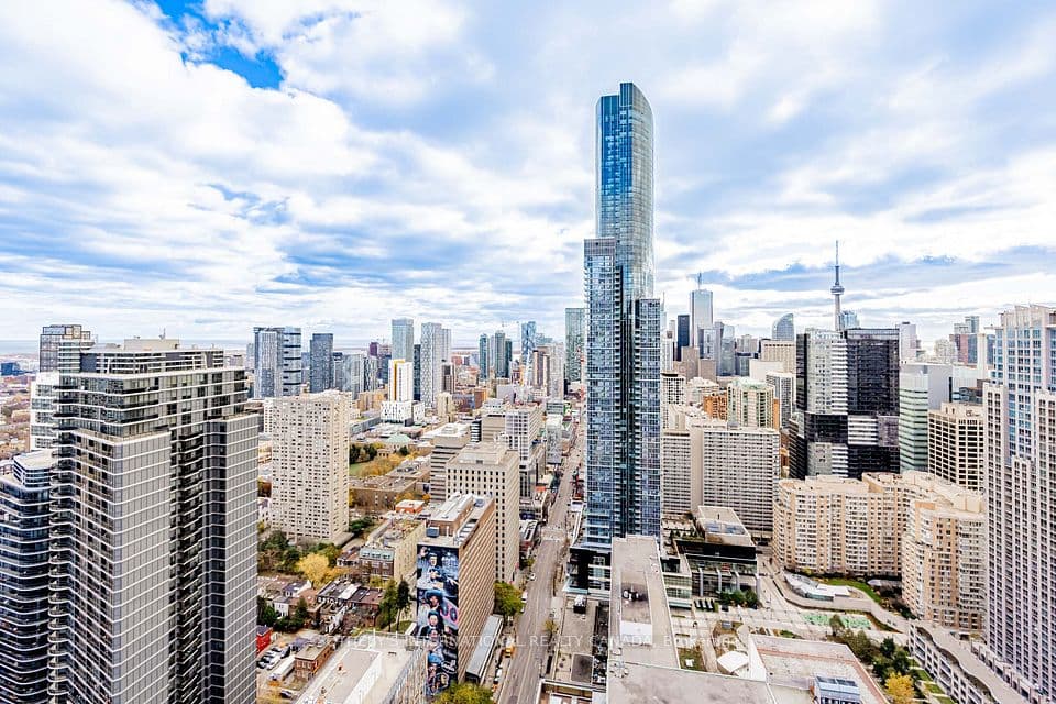 7 Grenville Street 4511, Toronto, ON M4Y 0E9 – main photo