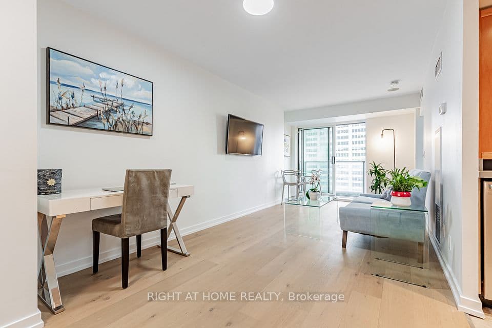 8 Park Road 3116, Toronto, ON M4W 3S5 – main photo