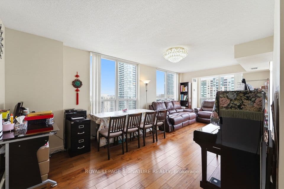 28 Empress Avenue 2302, Toronto, ON M2N 6Z7 – photo 3