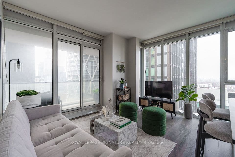 426 University Avenue 2503, Toronto, ON M5G 1S9 – main photo