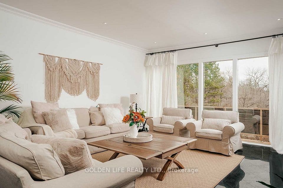 1 Garnier Court, Toronto, ON M2M 4C7 – photo 2